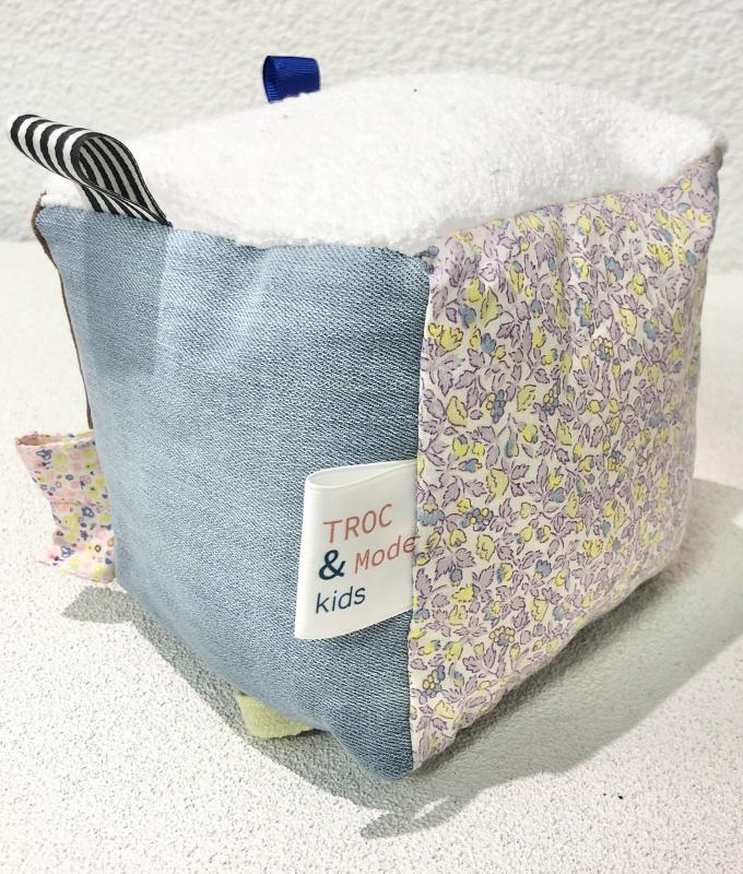 CUBE D'ÉVEIL Troc&Mode kids