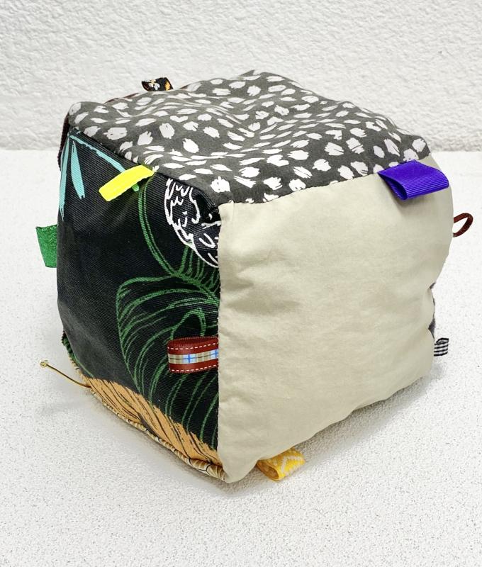 CUBE D'ÉVEIL SIX STARS